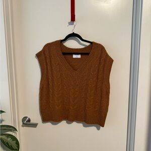Old Navy V-Neck Cable Knit Sweater Vest - Tan